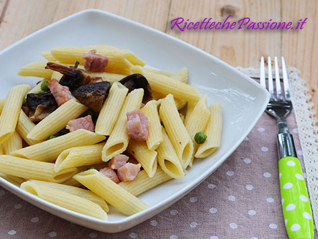 Pasta prosciutto piselli